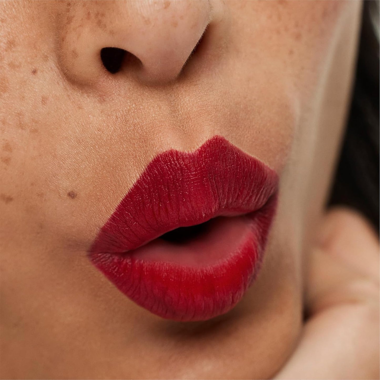 ILIA - Lip Sketch Hydrating Crayon | Hydrate, Plump, Smooth, Strengthen | Long Lasting up to 12-Hours, Bleed-Resistant, Soft-Matte | Barrier-Building, Non-Toxic, Cruelty-Free (Case Study)