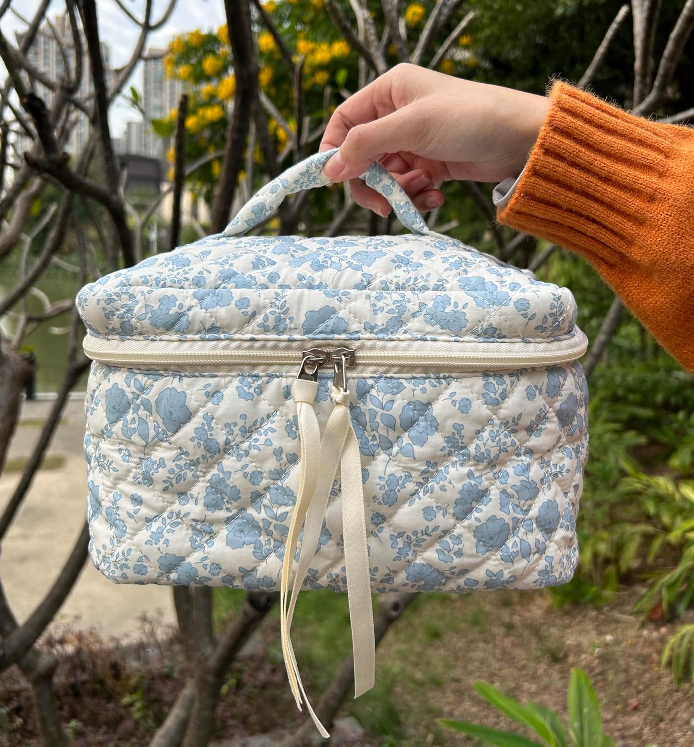 PAZIMIIK Cotton Makeup Bag for Women Large Quilted Travel Cosmetic Case Girls' Make Up Organizer,Little Flower Blue