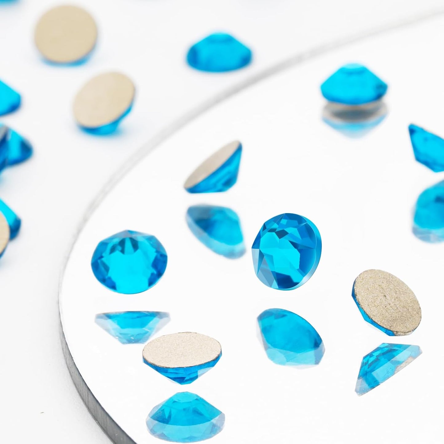 Novani Capri Blue Rhinestones 1440pcs Flat Back Round Rhinestone Style 2088 Sparkly Crystal Gemstones for Nail Art and Crafting SS16,3.8-4.0mm