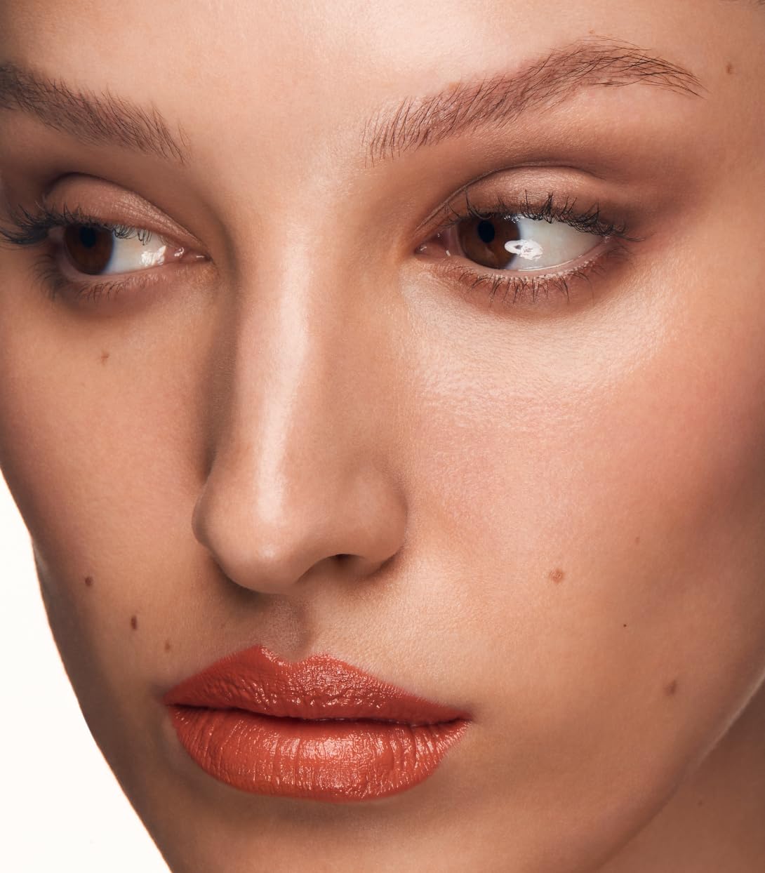 MAKE Beauty Eye Shaping Stylo - Cream Eyeshadow Stick. 4-in-1 Shape, Define, Contour, and Shade Eye Shadow for Versatile Makeup Looks. Long-Lasting Creamy Formula. Shade - Umber