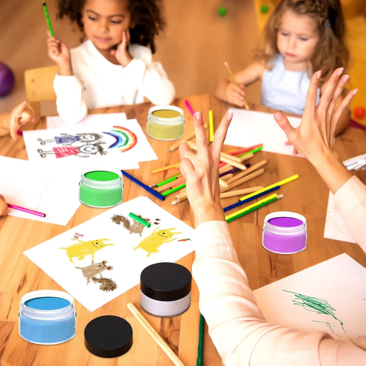 200 Pcs Empty Bulk Plastic Container Jars with Lid Leak Proof Round Plastic Jars Small Cosmetic Travel Containers for Storage Makeup Creams Lotion Ointments(Black,1 oz)