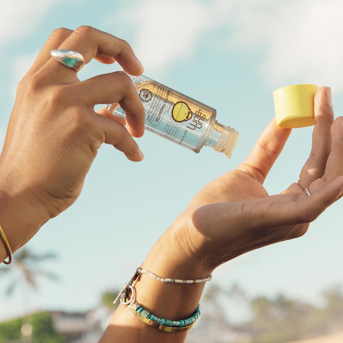 Sun Bum Revitalizing Protect and Repair Hair Oil - Light-weight Hair Care Treatment - Strengthen and Hydrates - UV Protection against Heat Damage and Sun Rays - Enriched with Jojoba Oil - 1.7 oz