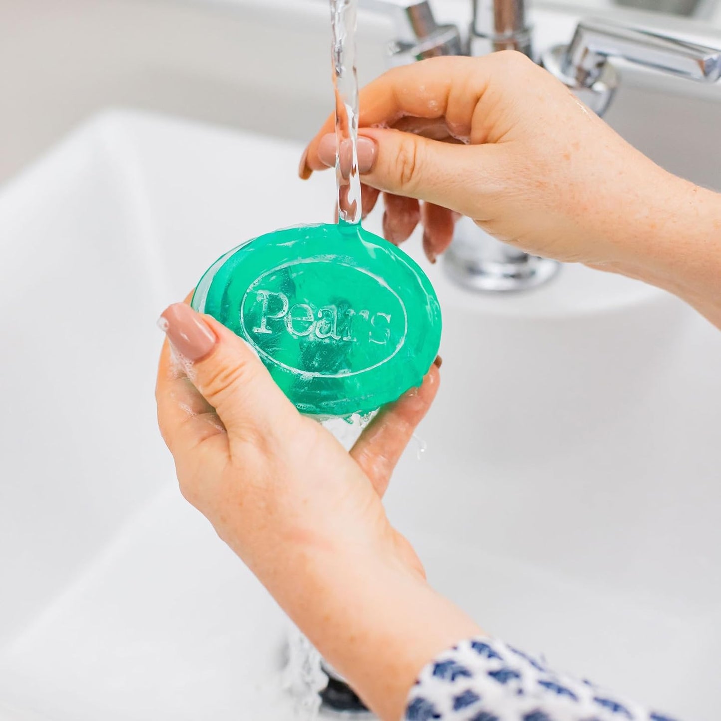 Pears Soap, Pure & Gentle with Lemon Flower Extract, 2-Pack – Transparent Green Glycerin Soap for Radiant, Glowing Skin, 3.53 Oz Ea