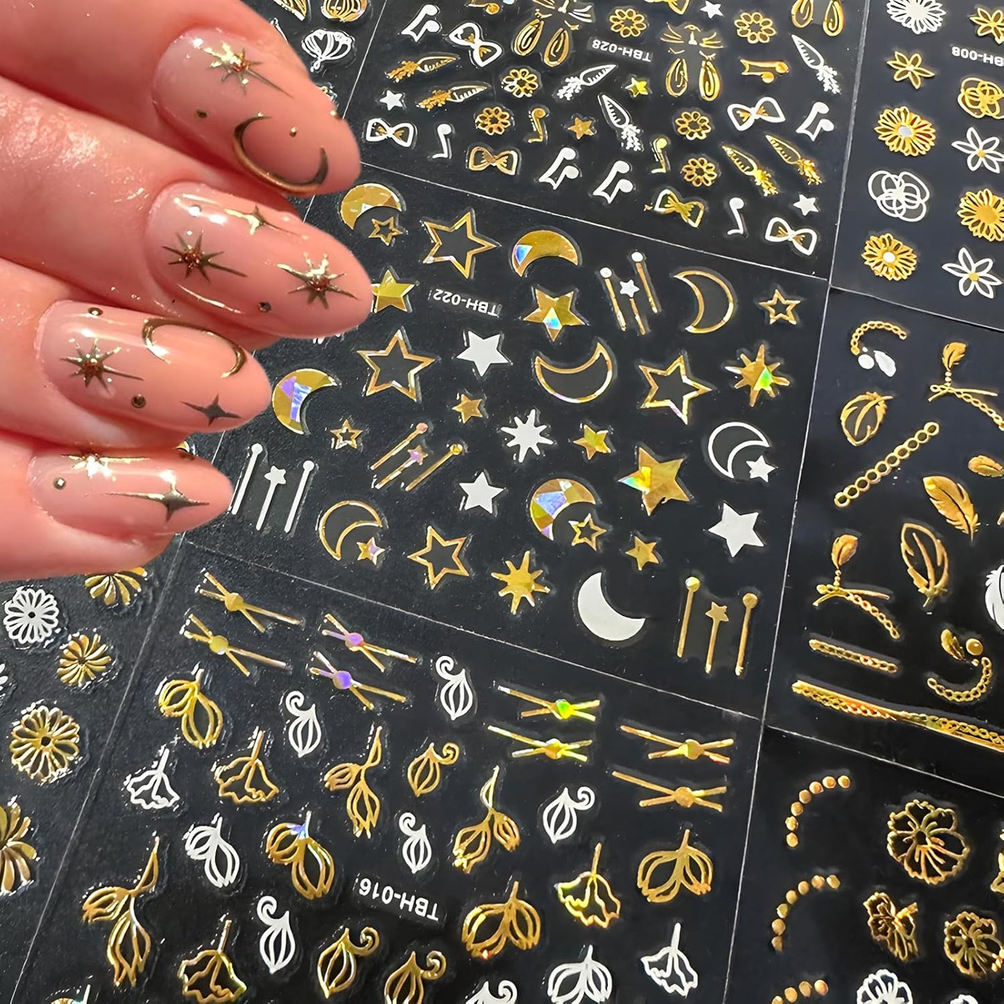 30 Sheets Gold Nail Art Stickers 3D Self Adhesive Star Nail Decals Gold Flower Nail Stickers for Nail Art Heart Snowflake Nail Art Design Decoration Accessories for Women and Girls, Style 2