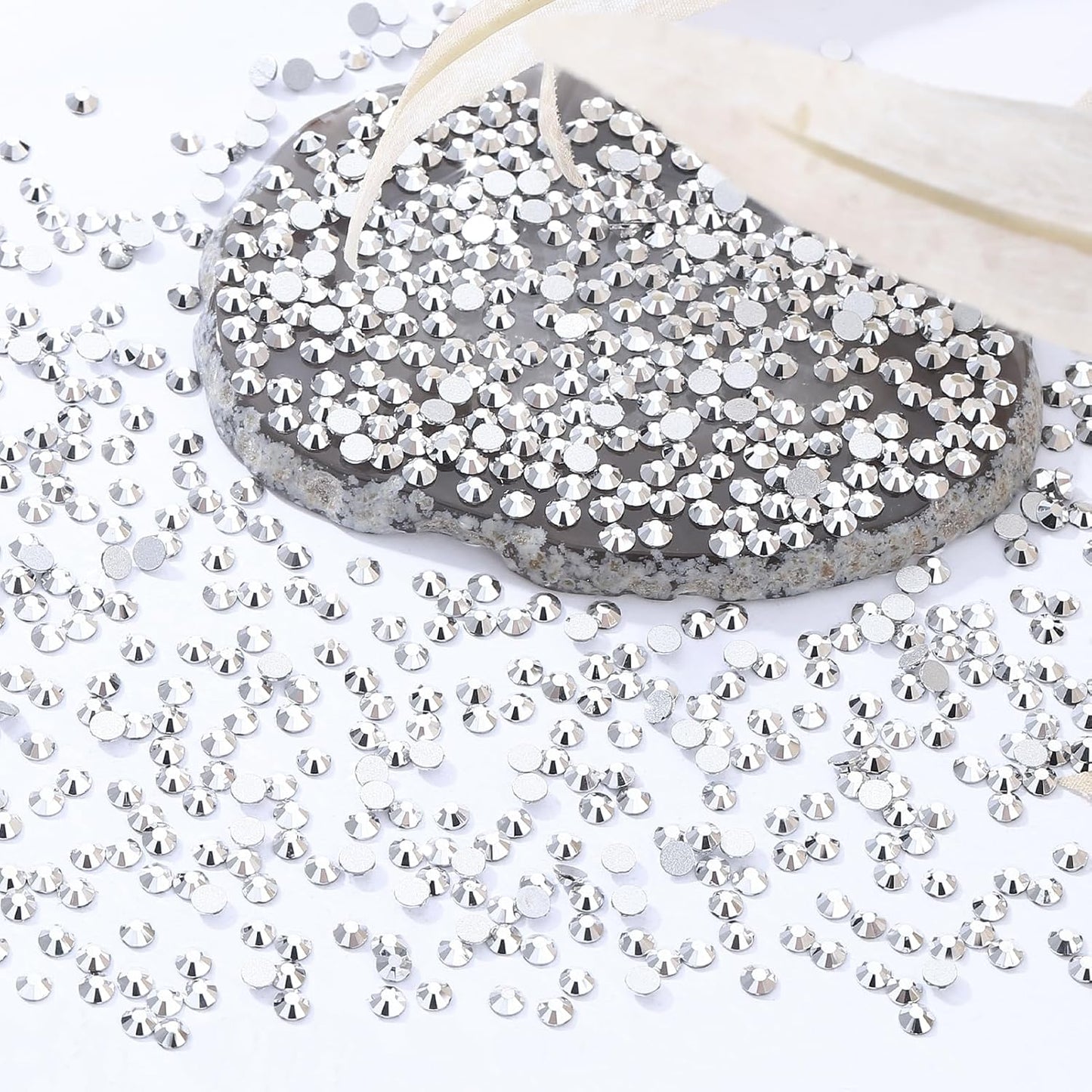 Silver Flatback Rhinestones, Glass Rhinestones for Nail Art and Craft, Glue Fix, Loose Crystal Gemstones(Silver, SS6, 2880pcs, 1.9-2.0mm)