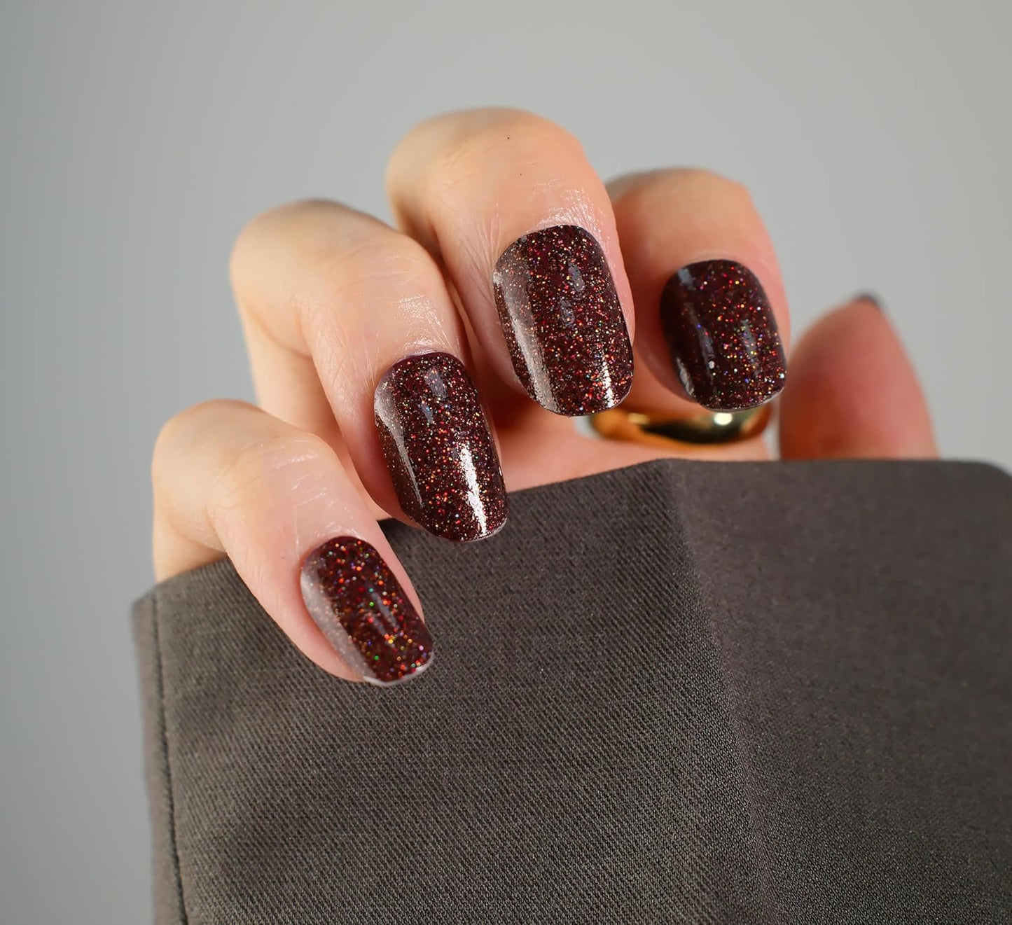 Nail Polish Strips, 32PCS Salon Quality Wraps, Long Lasting Gel Nail Stickers for Women Easy Apply& Remove (Chocolate Brown Glitter)