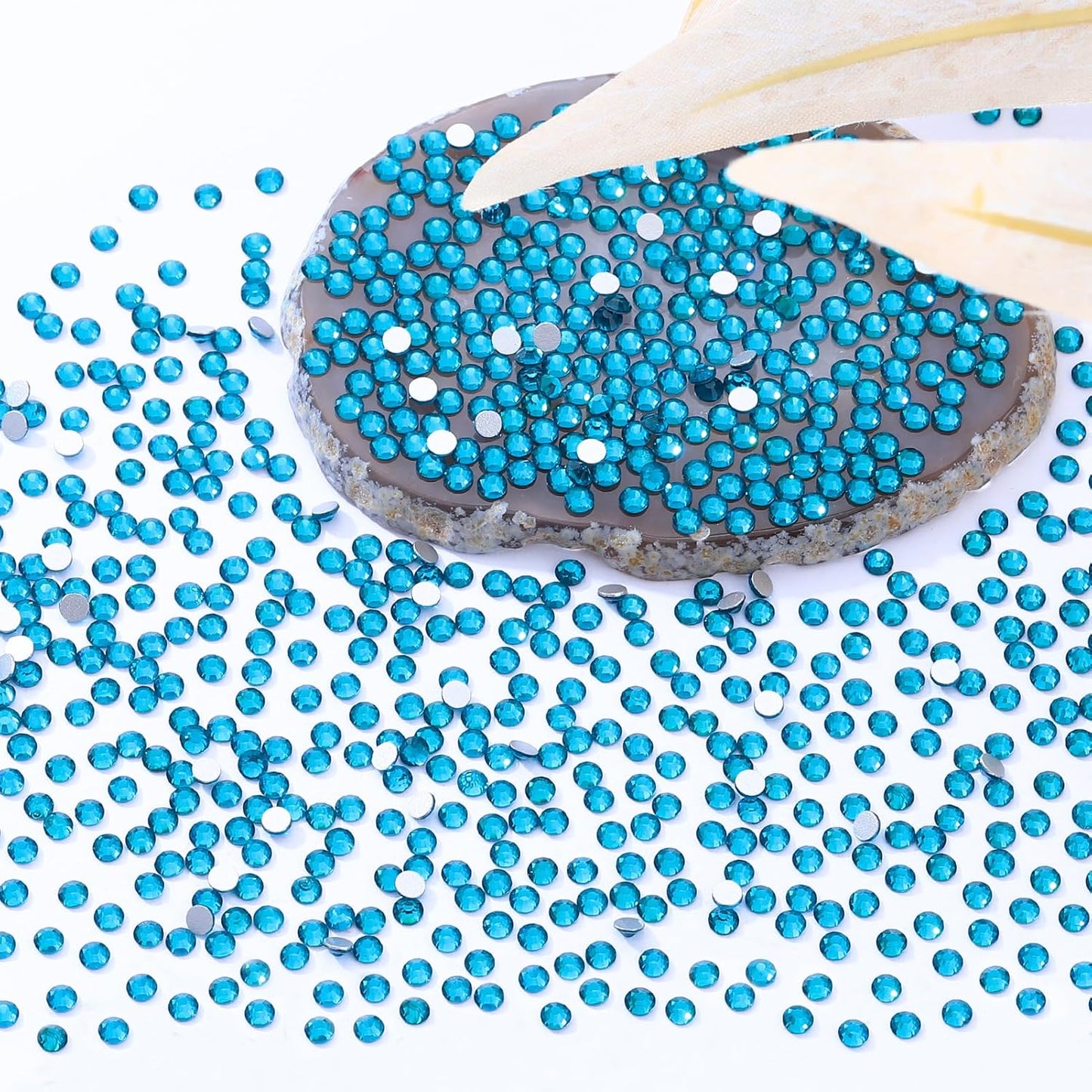 Malachite Blue Flatback Rhinestones, Glass Rhinestones for Nail Art and Craft, Glue Fix, Loose Crystal Gemstones(Malachite Blue, SS4, 2880pcs, 1.5-1.7mm)