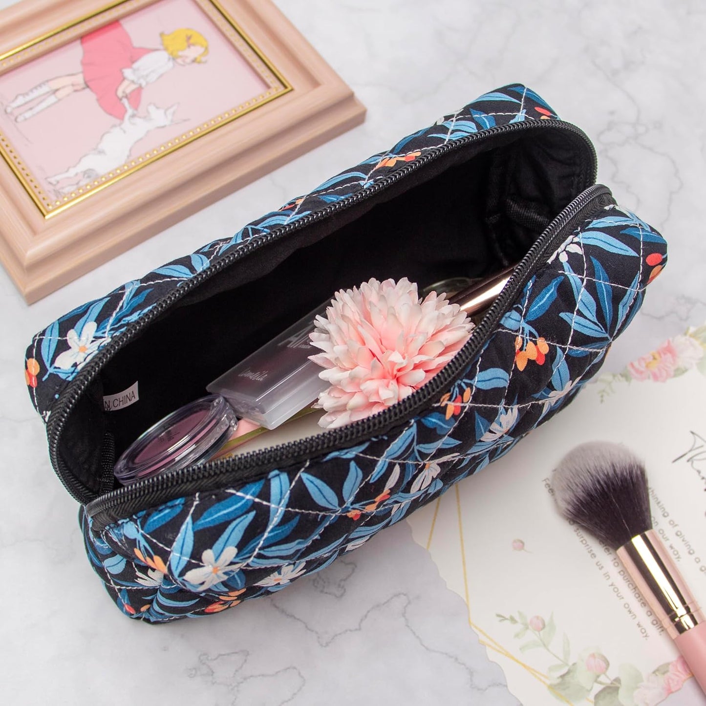 PAZIMIIK Vintage Quilted Makeup Bag Cosmetic Pouch for Brushes Pencils and Travel Make Up Accessories for Women and Girls,Leaf Black